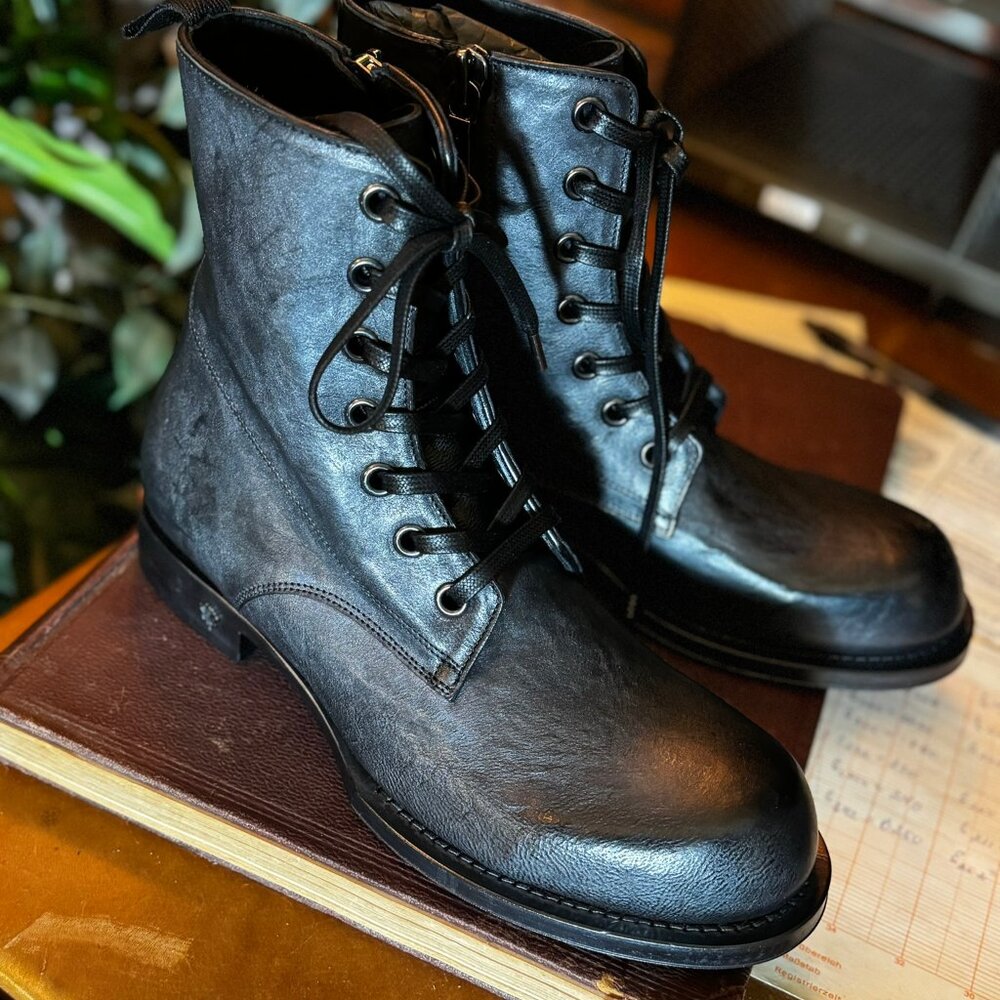 $1198 JOHN VARVATOS 25th Anniversary 525 COMBAT BOOTS (sz 8.5)